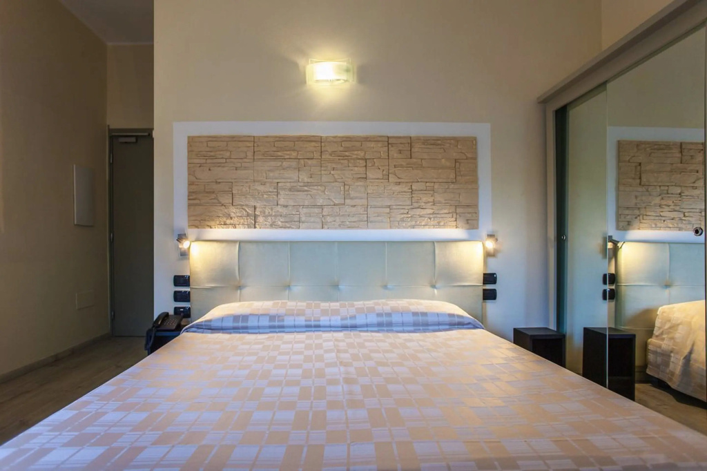 Deluxe Double room with garden view (full double bed)
