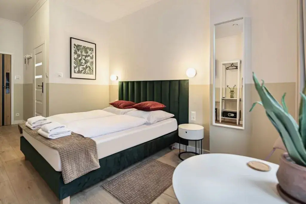 Double Apartment (full double bed)