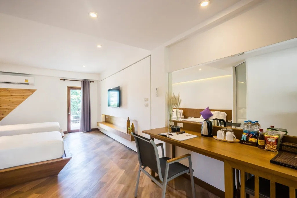Deluxe Double room (full double bed)