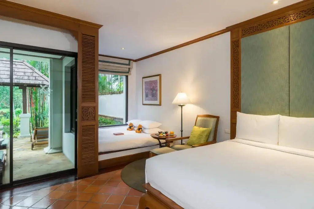 Family Double room with balcony and with garden view (full double bed)
