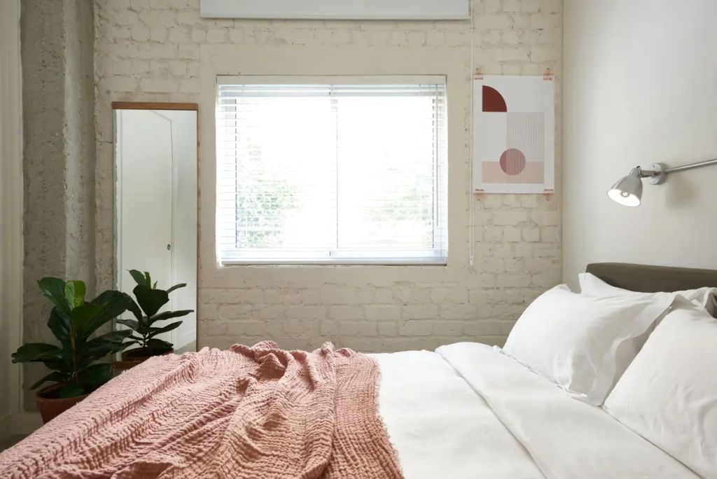 Mono Double room (full double bed)