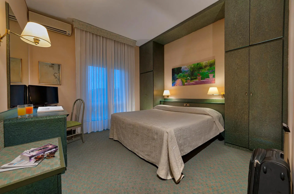 Classic Double room (full double bed)