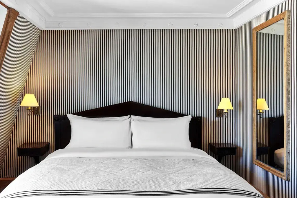 Le Dokhan’s Paris Arc de Triomphe, a Tribute Portfolio Hotel 73