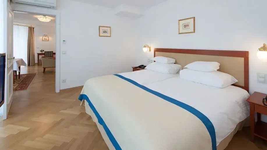 Ambassador Hotel - Chambres