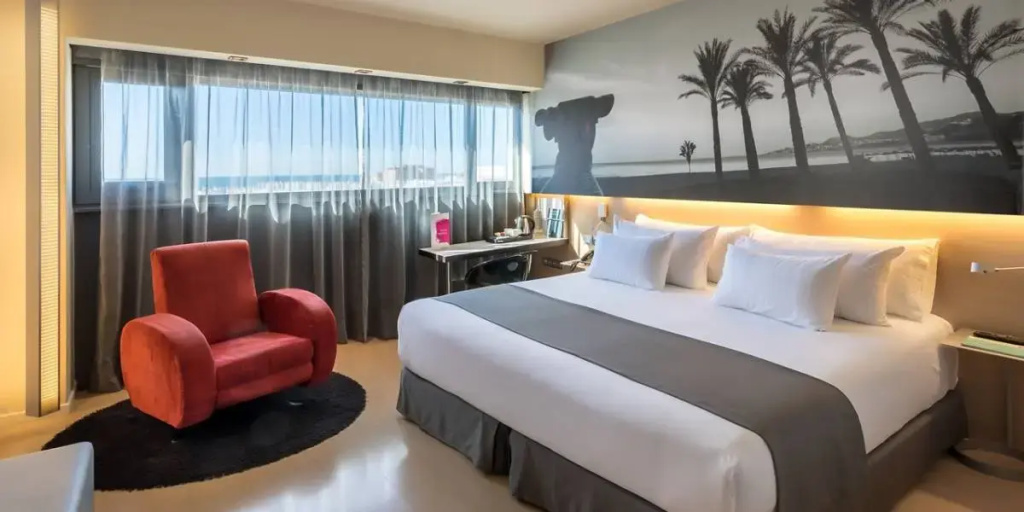 Superior Double room full double bed