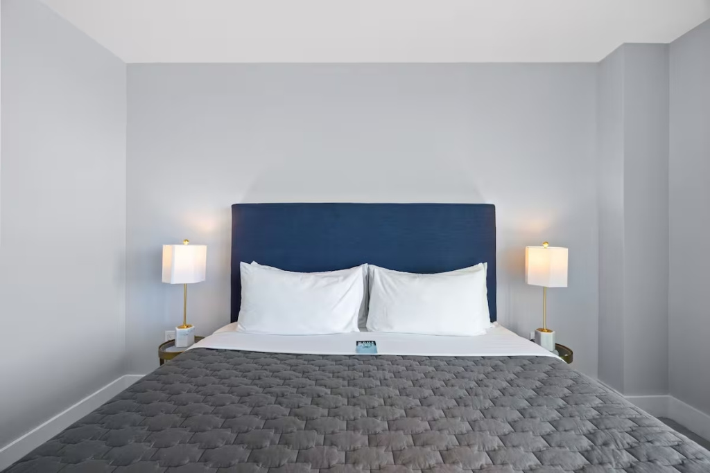 1 Bedroom Signature Double Suite with balcony (full double bed)