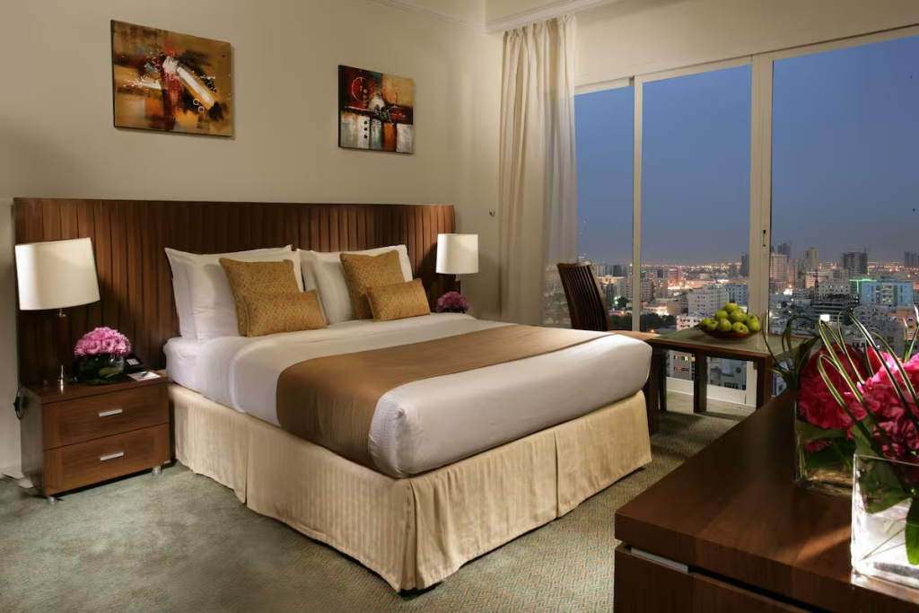 Standard Double room with city view (full double bed)