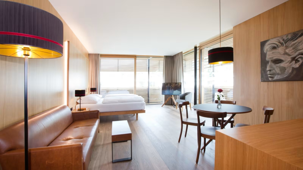 Double President Suite (full double bed)