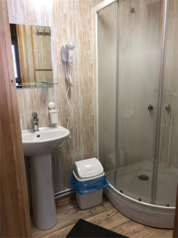Двухместный домик 2 отдельные кровати в Arkhyz family lodge
