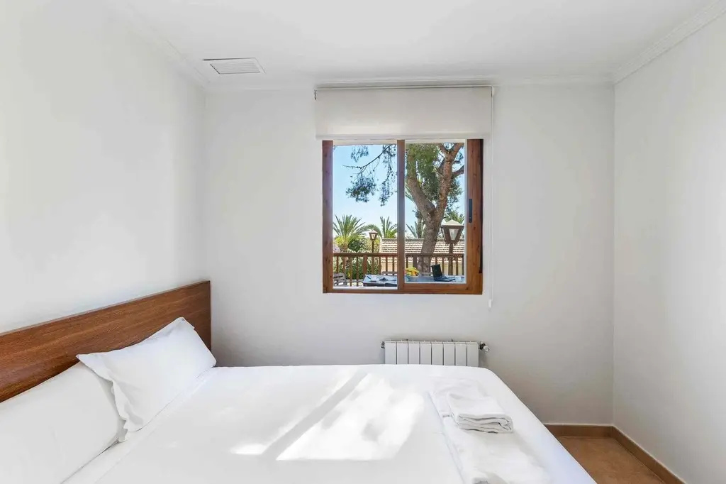 3 Bedrooms Apartment