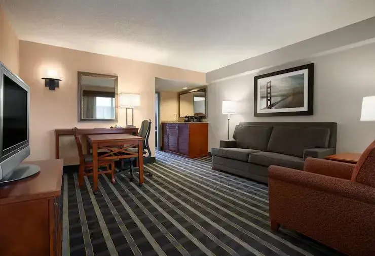 Embassy Suites by Hilton San Francisco Airport Waterfront - Chambres
