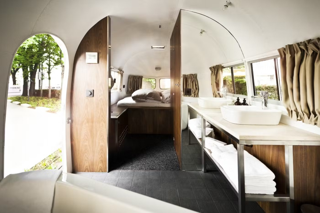 Double Airstream Caravan (Trailer) (full double bed)