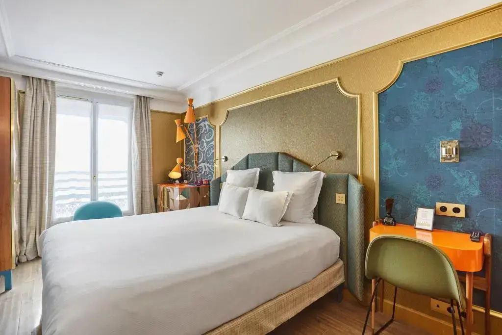 Moon Blue Double room (full double bed)