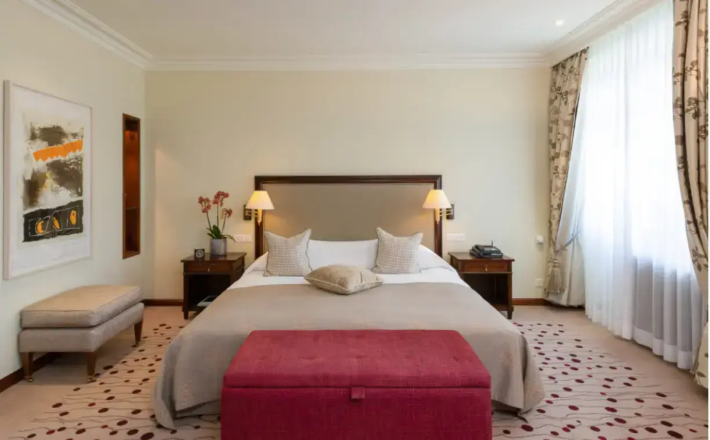 Exclusive Tower Suite