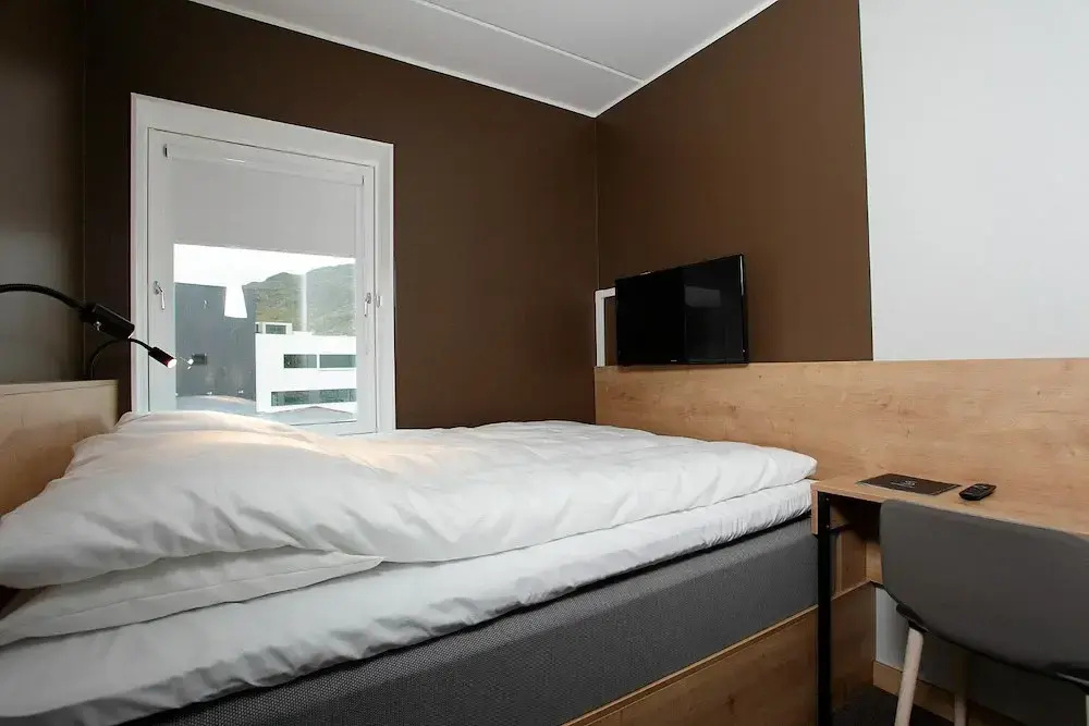 Double room (full double bed)