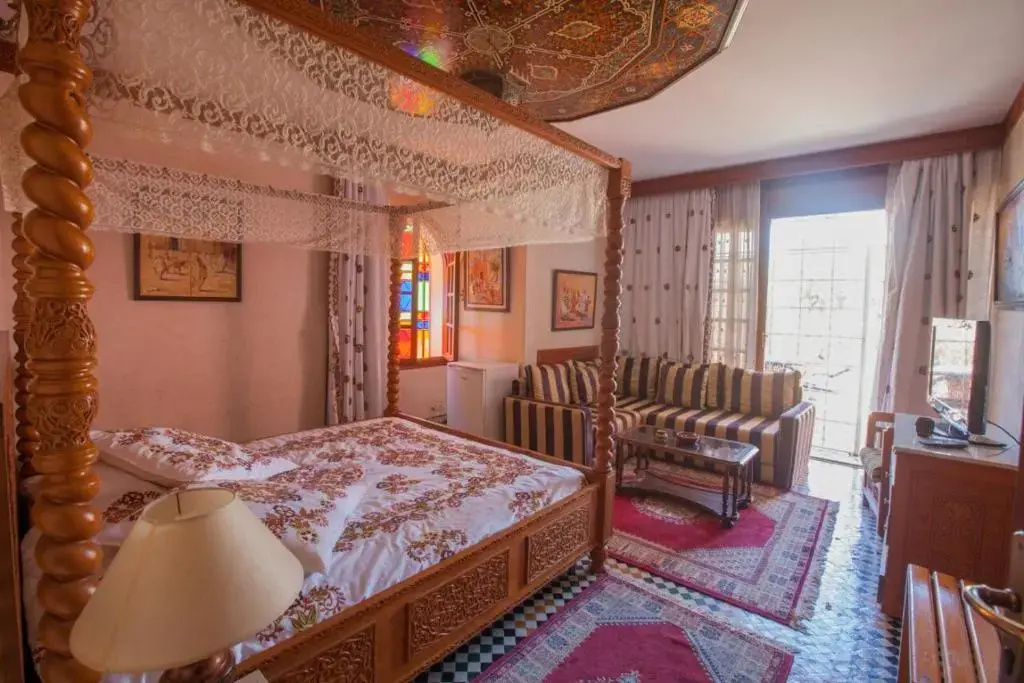 Double Alhambra Suite full double bed