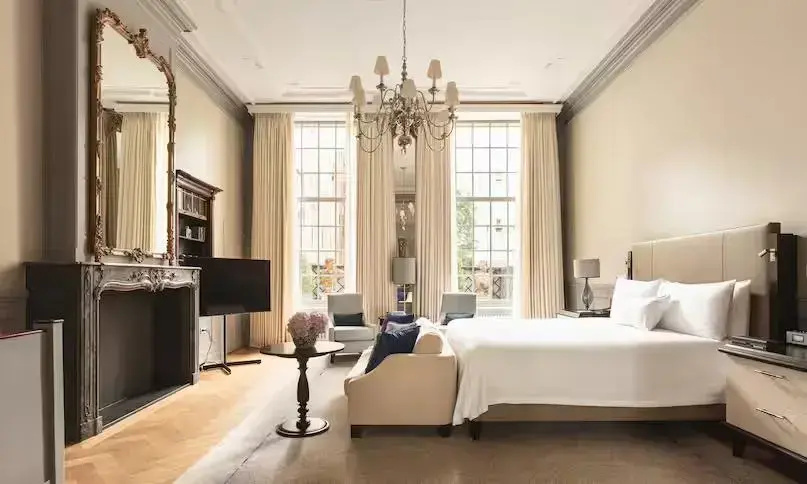 Van Loon Double Suite (full double bed)