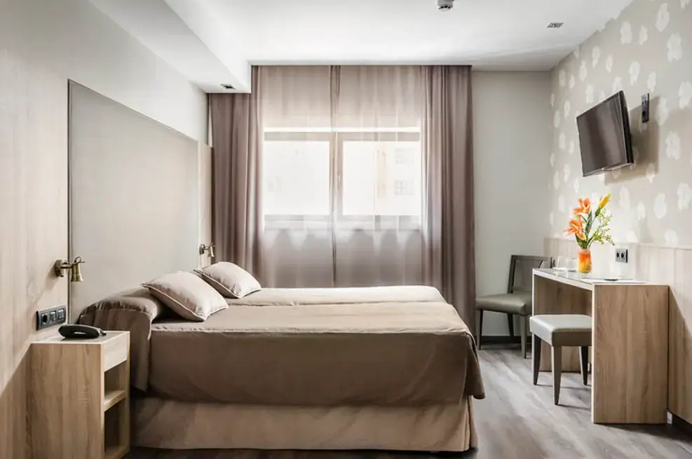 Connecting room