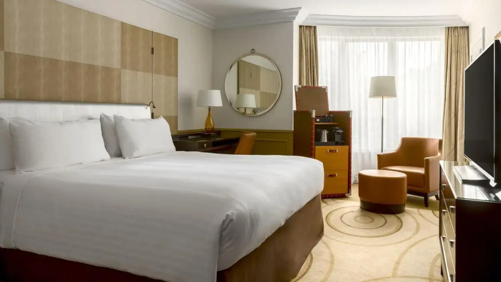 Deluxe Double room (full double bed)