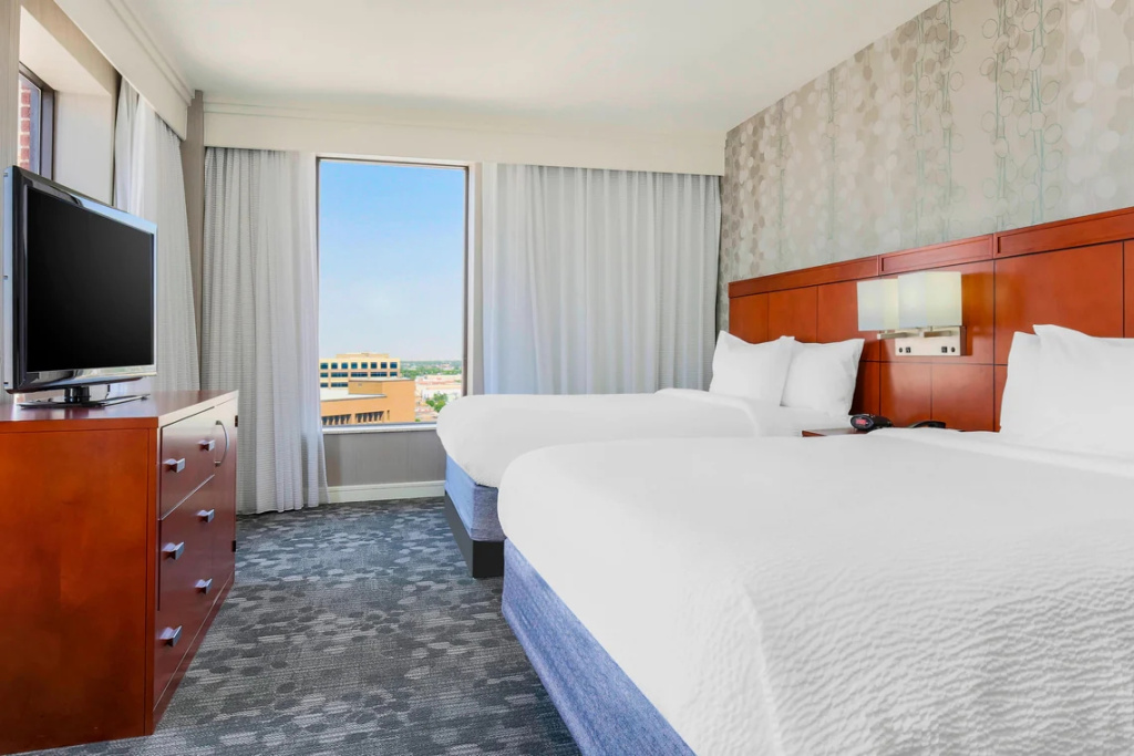 1 Bedroom 2-room Double Suite (twin beds)