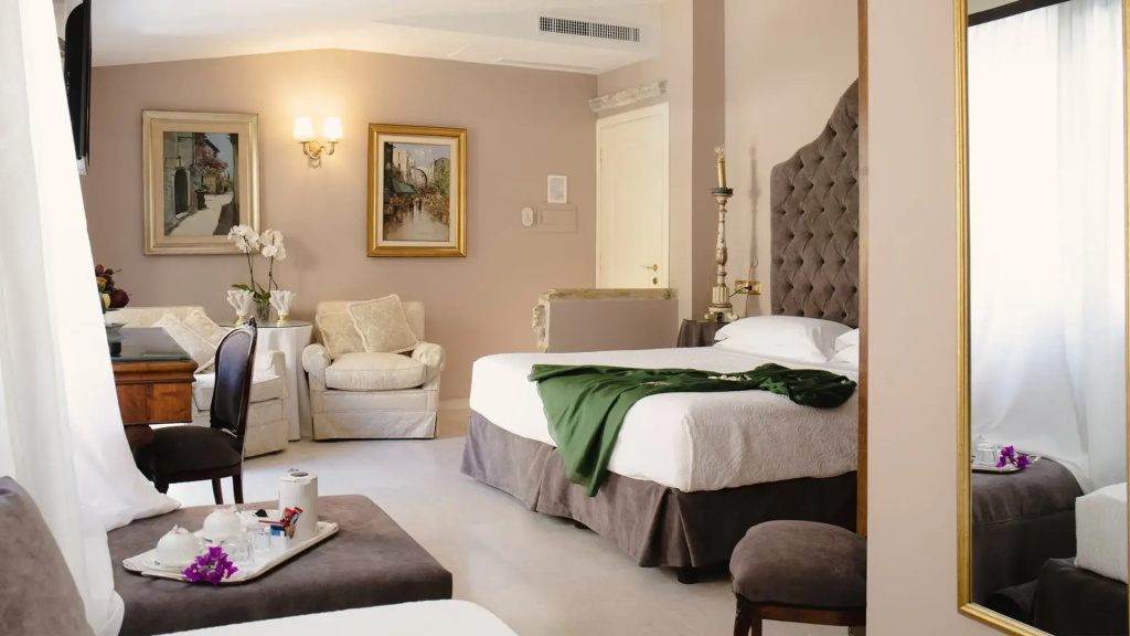 Romantic Double Junior Suite (full double bed)