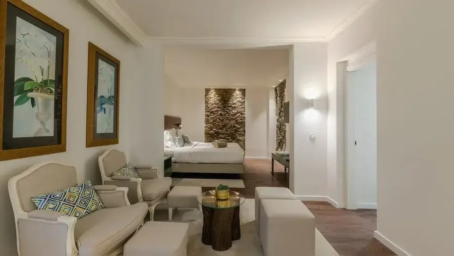 Double Suite (full double bed)