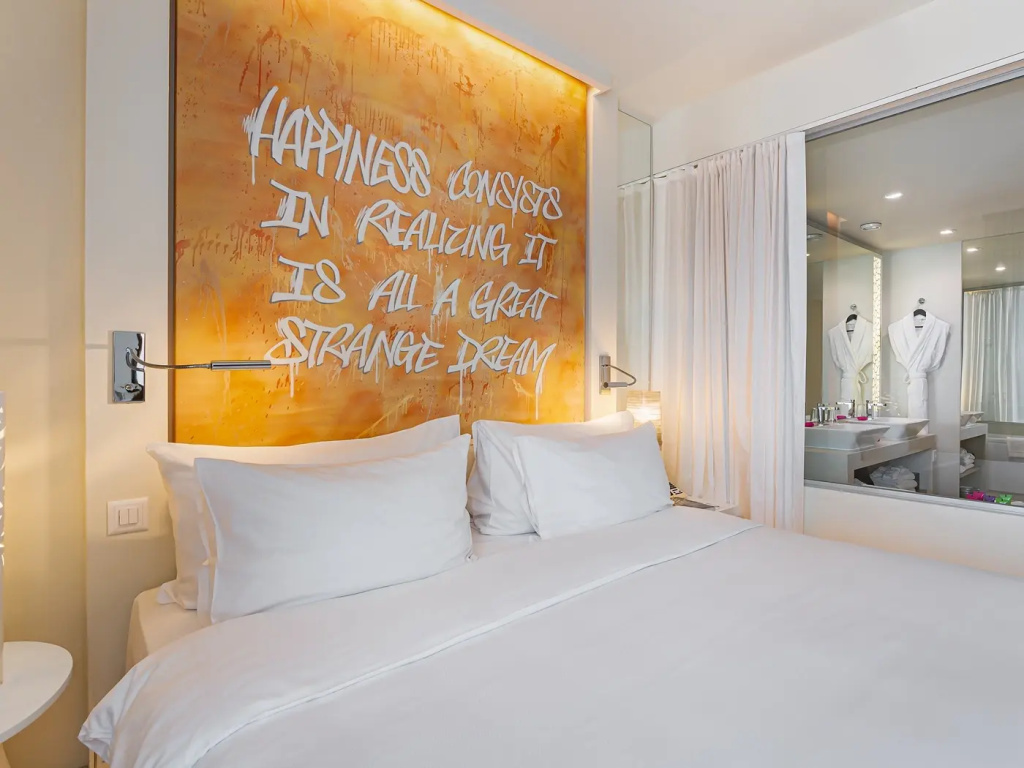 Ambassador Double Suite with lake view (full double bed)