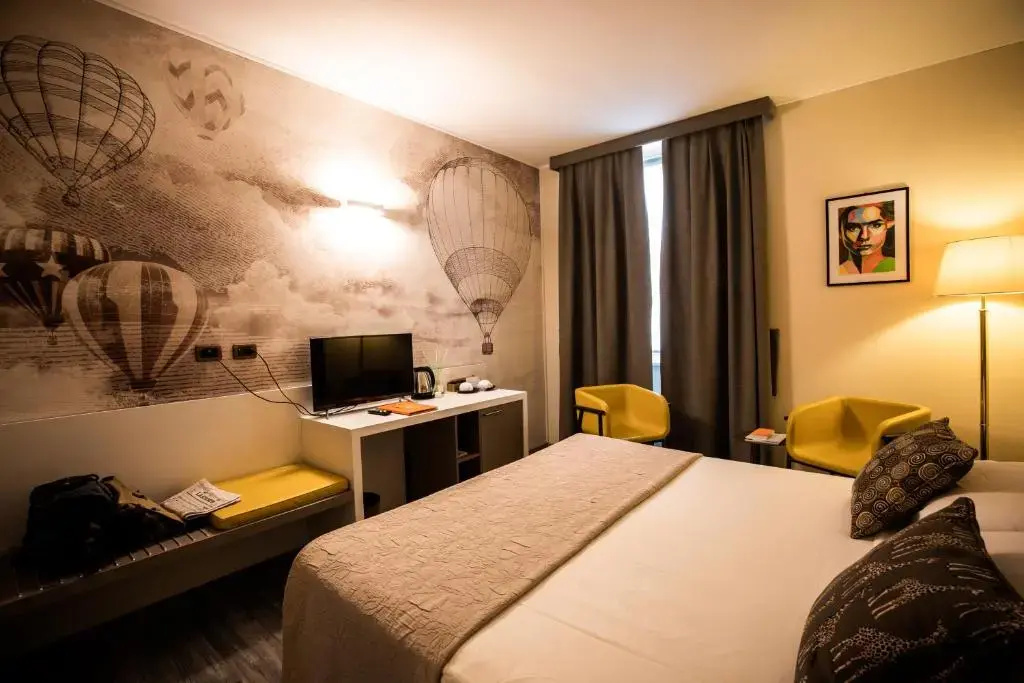 Deluxe Business Double room (full double bed)