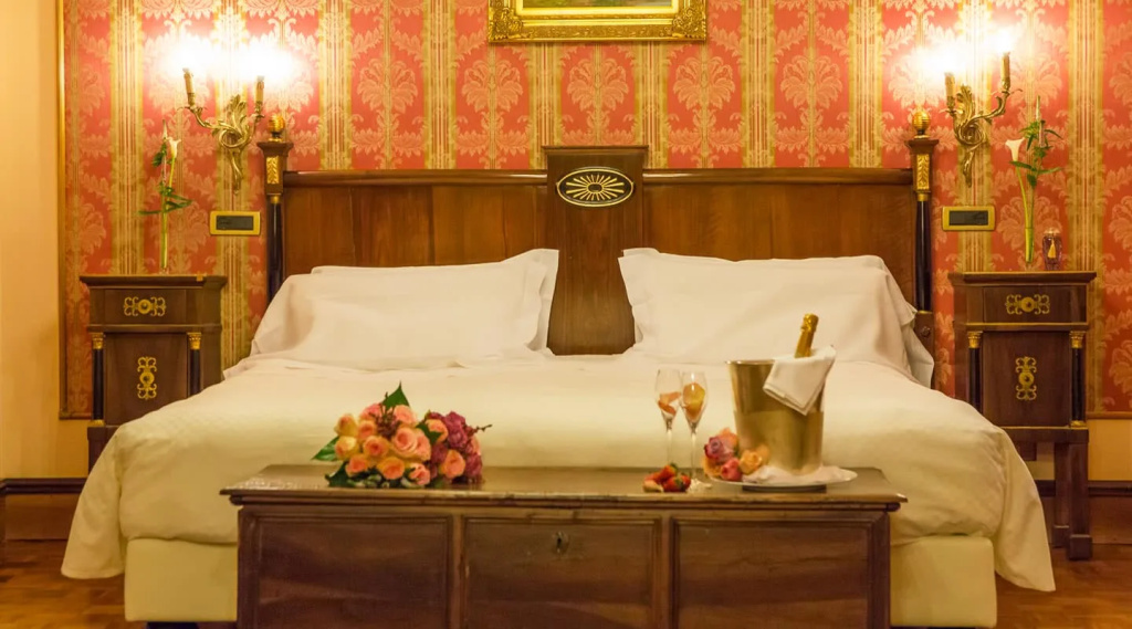 Double Junior Suite (full double bed)