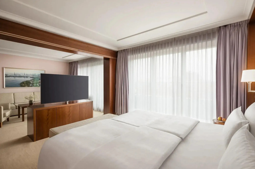 Double Penthouse Suite with balcony (full double bed)