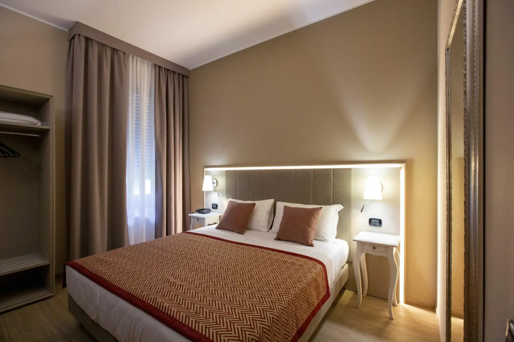 Hotel Villa Malpensa - Tap to explore photos