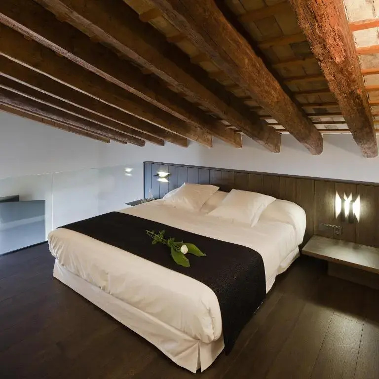 Double Junior Suite (full double bed)