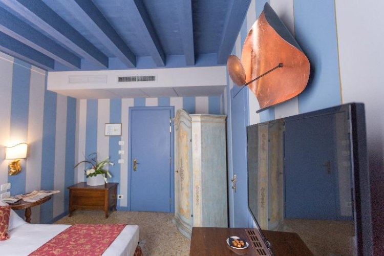 Classic Twin room (twin beds)