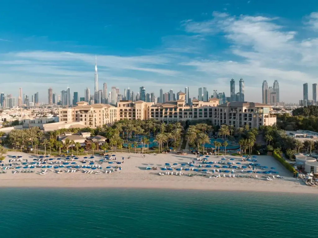 Beach & Waterfront