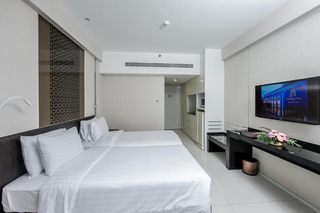 Mandarin Hotel Managed by Centre Point Room Type - DOUBLE DELUXE