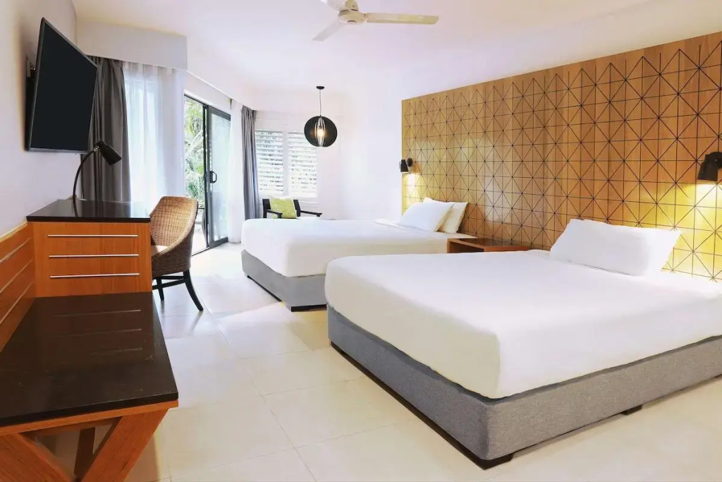 Deluxe Double room with courtyard view