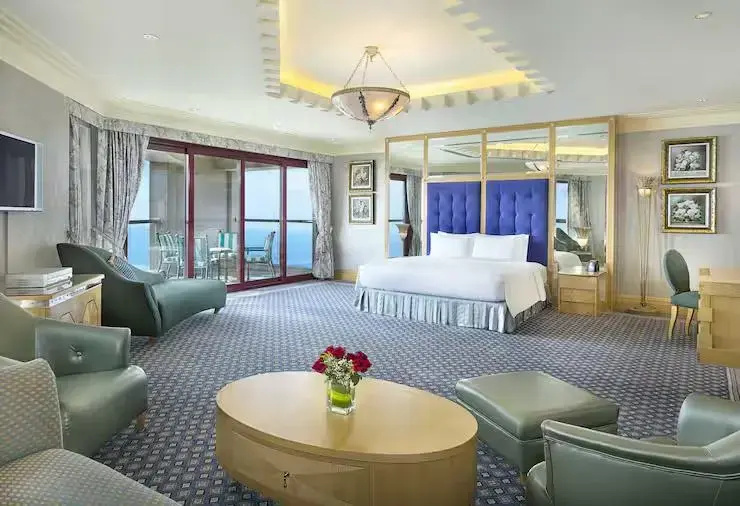 Royal Executive Double Suite (full double bed)