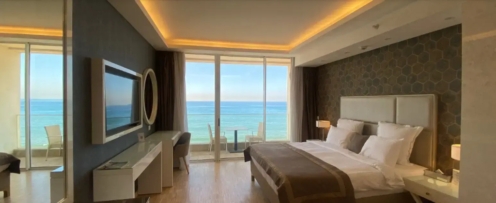 Diplomatic Double Suite (full double bed)