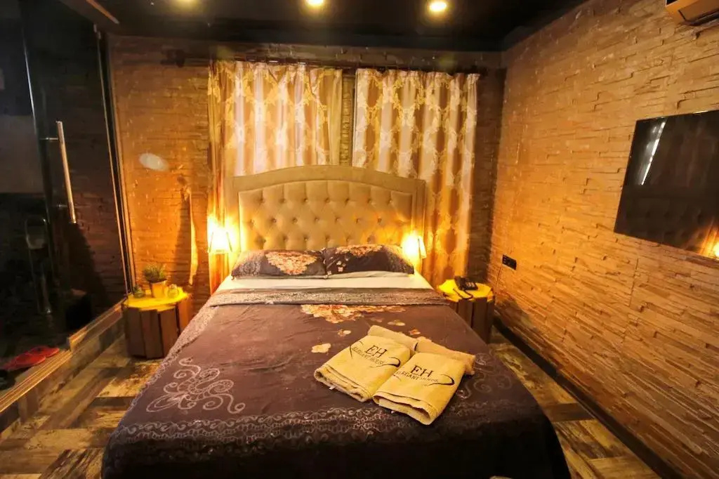 Design Double room (full double bed)