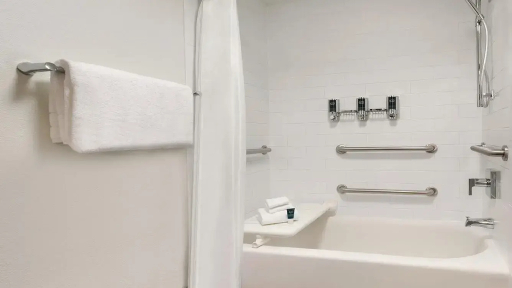 Four Points by Sheraton Raleigh Arena - Chambres