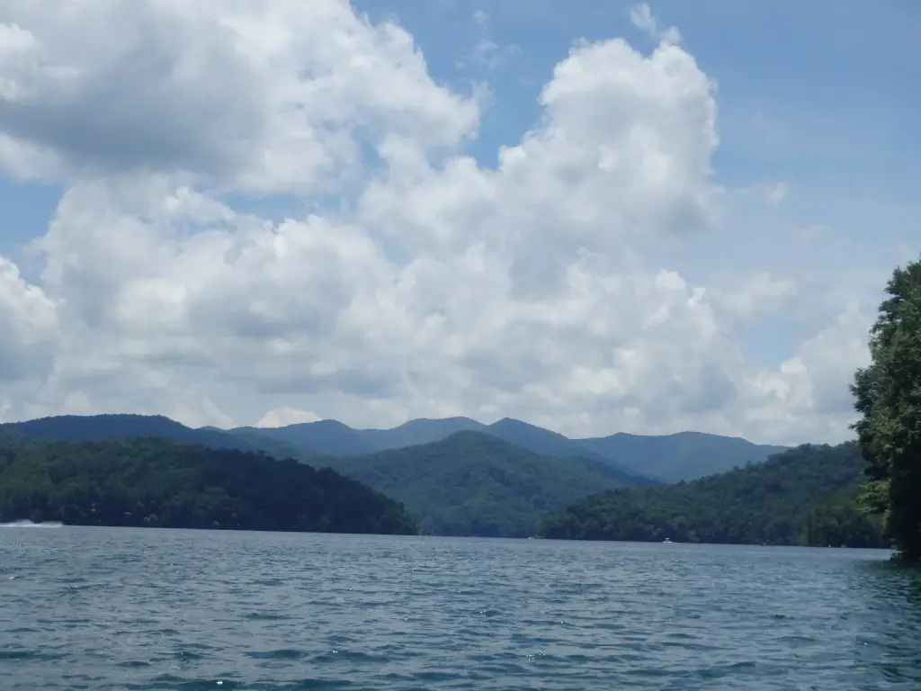 stayNantahala – Smoky Mountain Cabins and Luxury Yurts