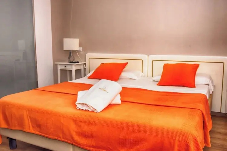 Superior Double room with balcony (full double bed)