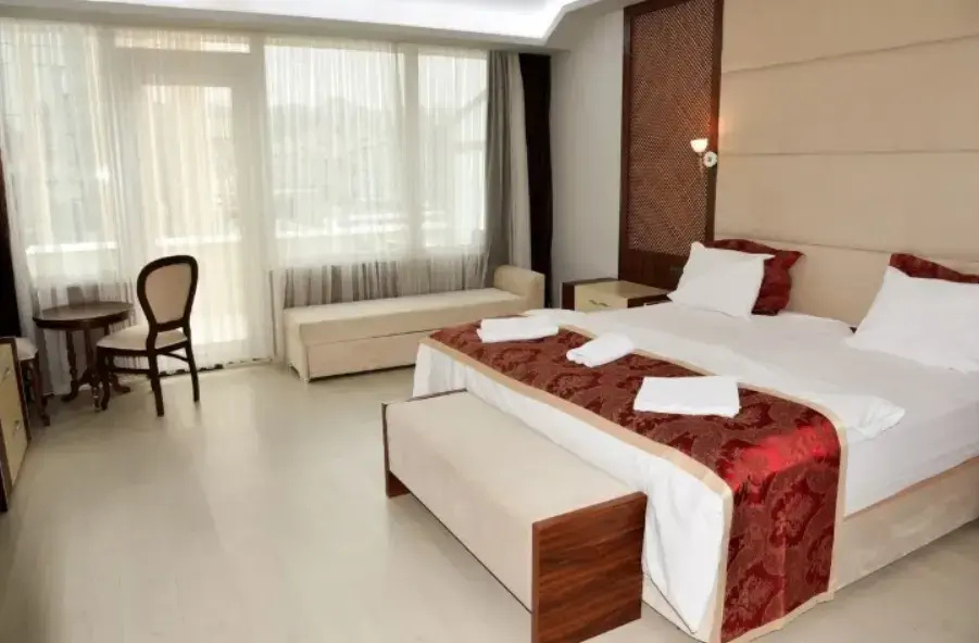 Double Suite with balcony (full double bed)