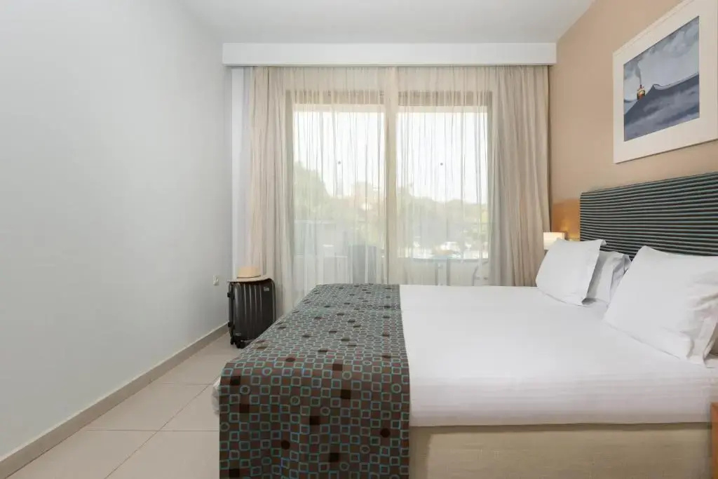 Superior Private Pool Double Apartment with sea view (twin beds)