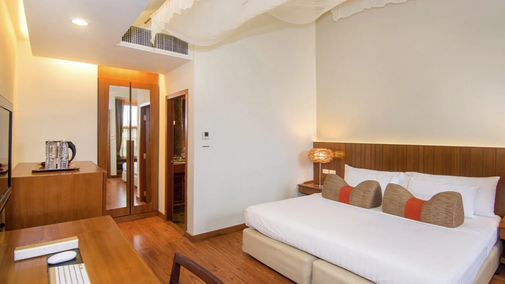 Двухместный номер с видом на сад двуспальная кровать в Marina Phuket Resort