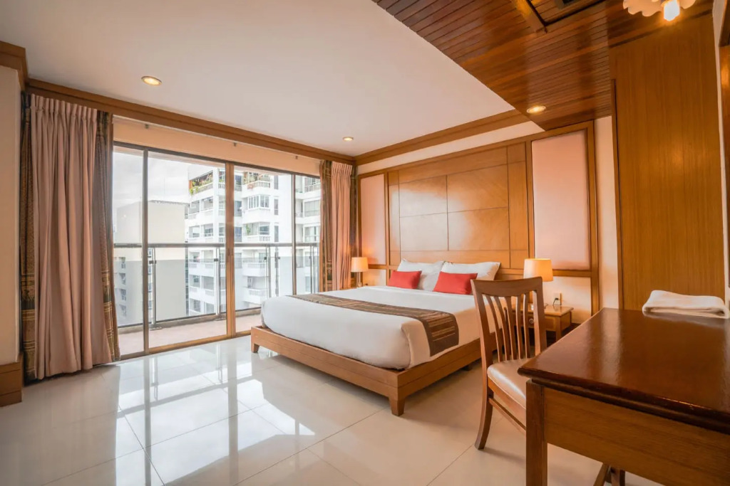Полулюкс с 2 комнатами в Mike Beach Resort Pattaya - SHA