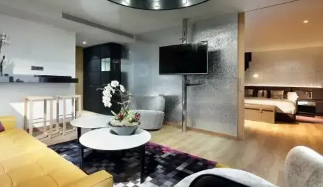 Diamond Rock Double Suite (full double bed)