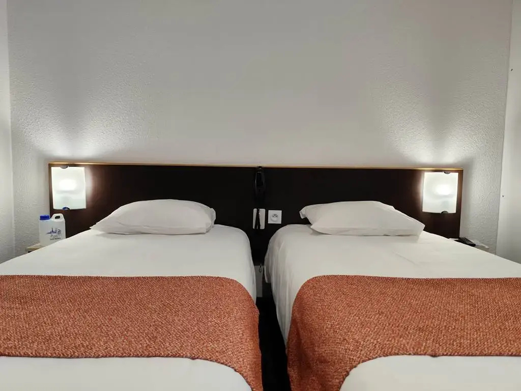 Economy Double room (twin beds)