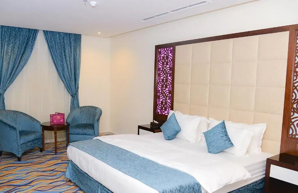 Double Junior Suite (full double bed)