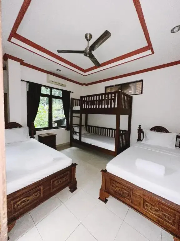 Classic Quadruple room
